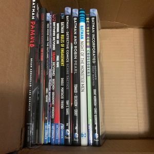 Bundle of Batman Graphic Novels! + a Stephen king and a copy DC crossovers